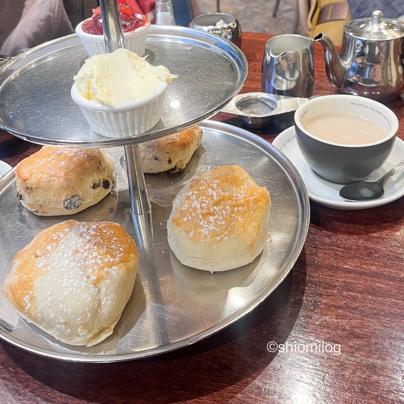 カフェで食べたクリームティー